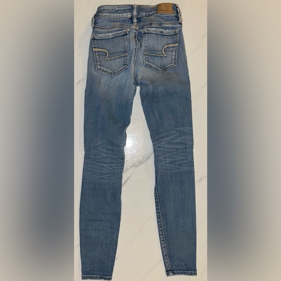American Eagle distressed jeans - Picture 3 of 4